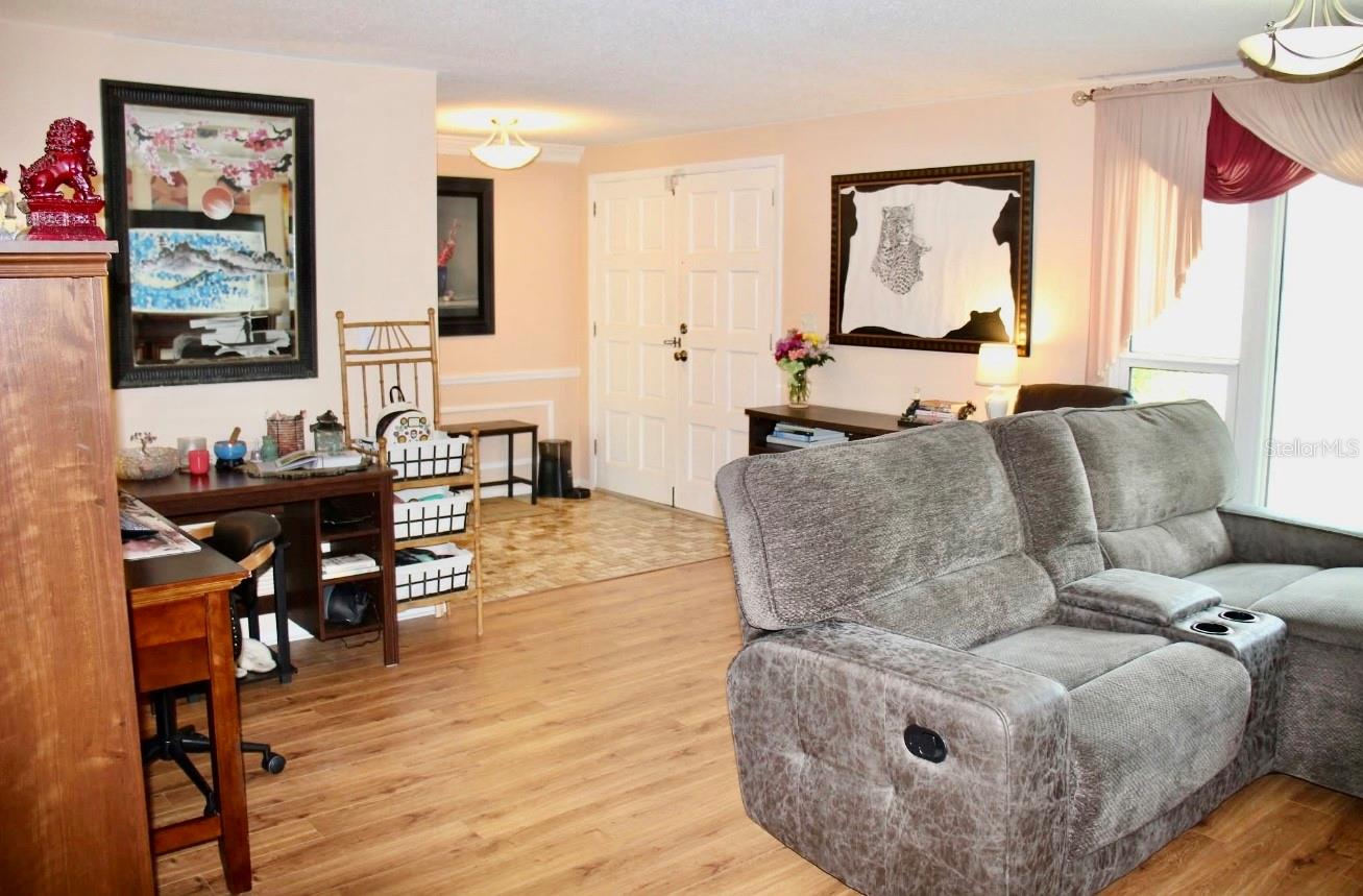 8603 FOREST GLADE DR