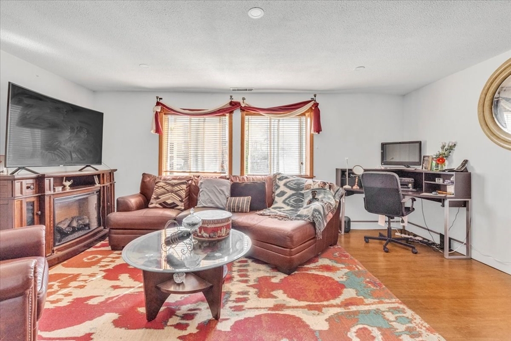 97 Colonel Bell Dr # 6