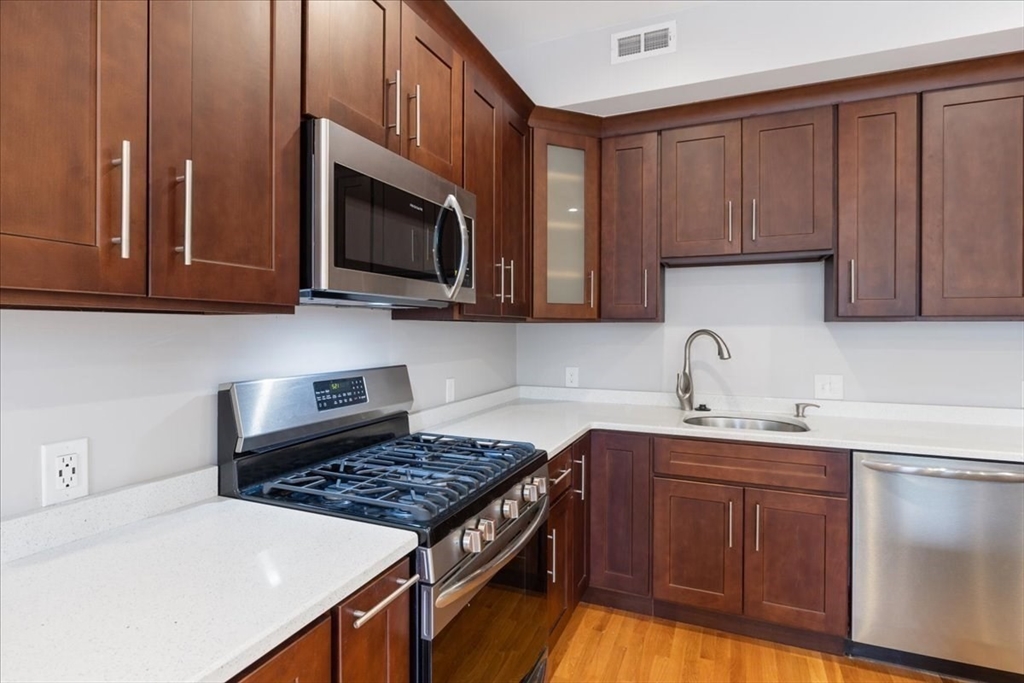 151 Clark Street # 1P