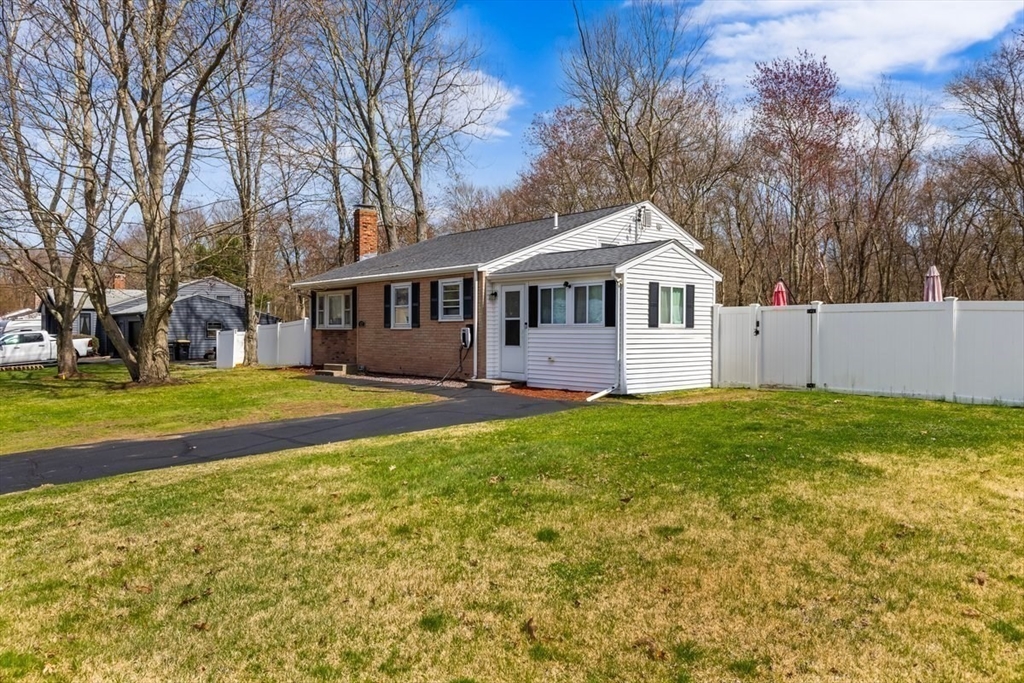 12 Brentwood Ave