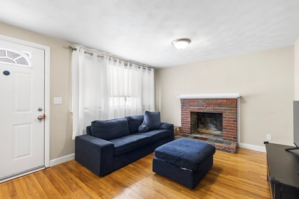 12 Brentwood Ave