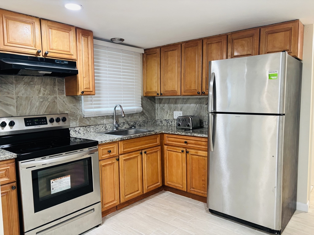 55 Woodlawn Avenue # 2