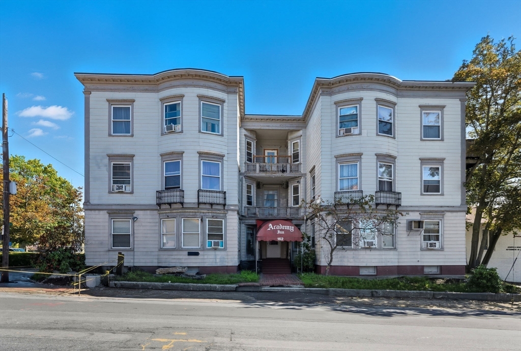162 Warren Ave