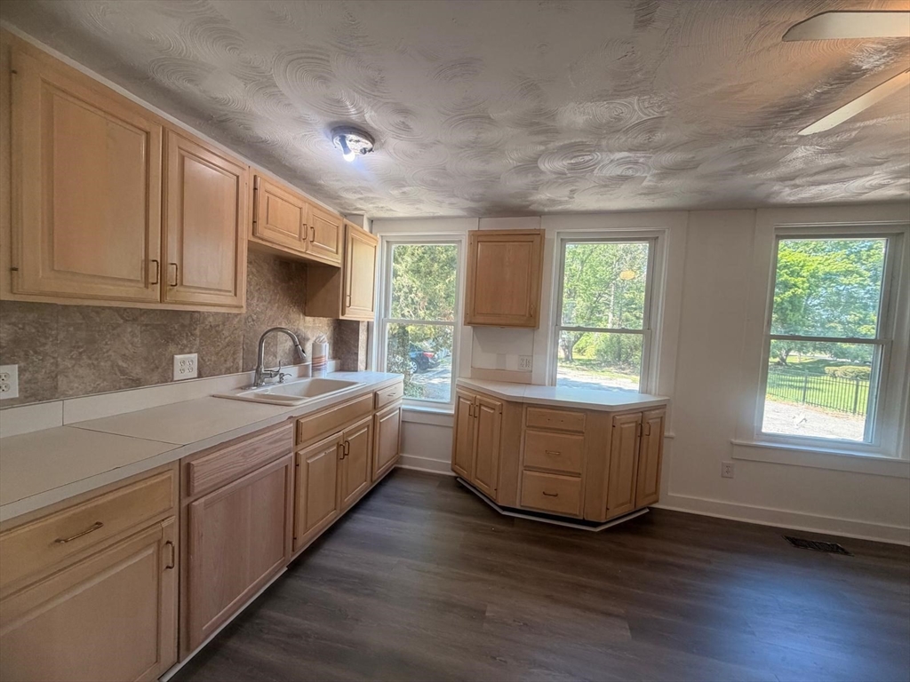 416 Middleboro Ave # 1