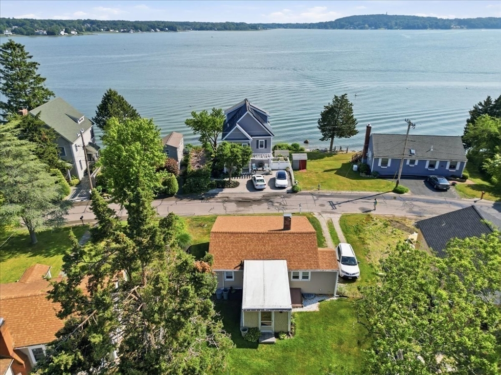 15 Shore Dr