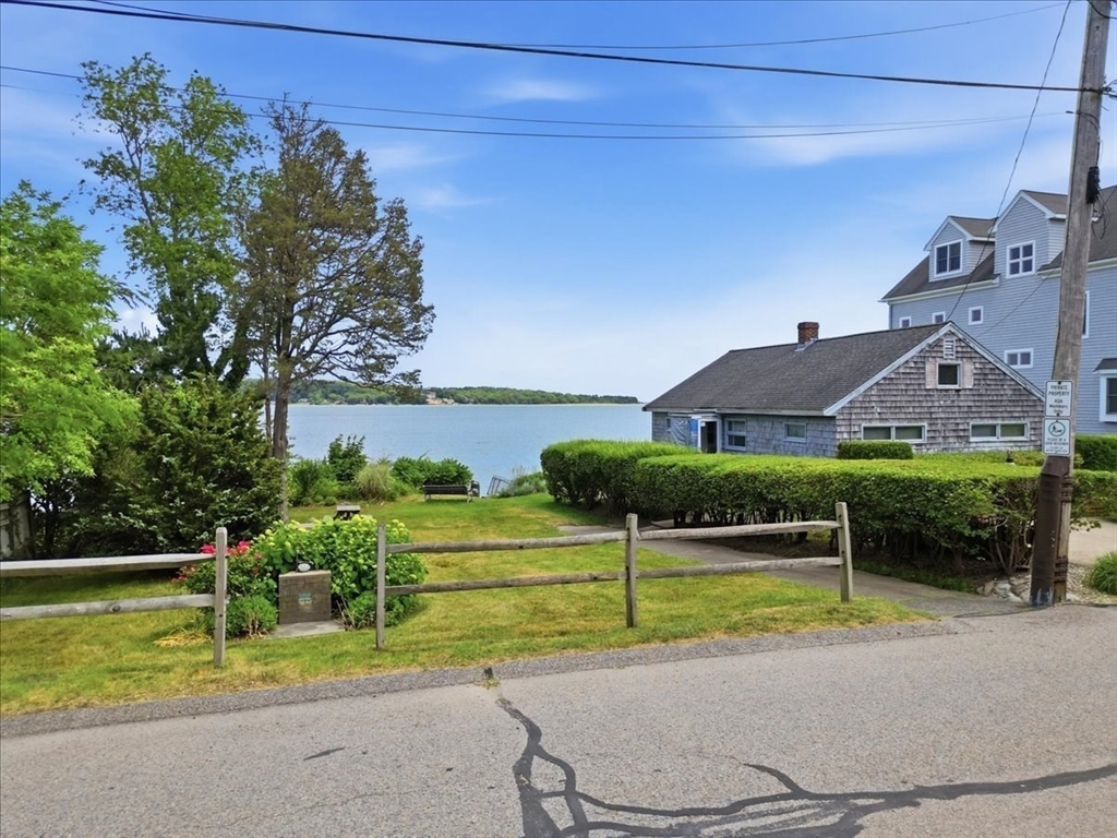 15 Shore Dr