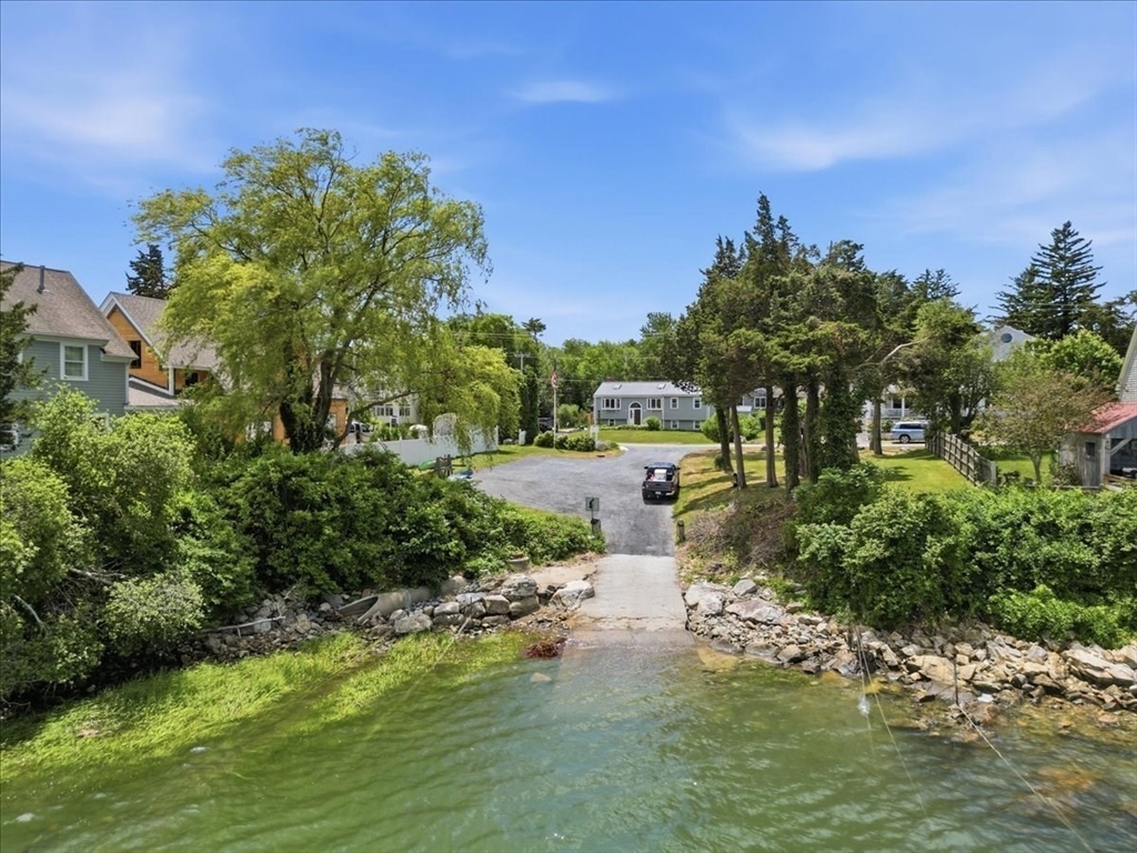 15 Shore Dr
