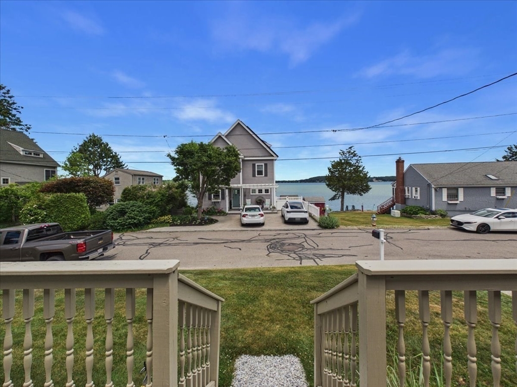 15 Shore Dr