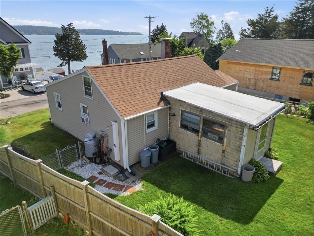 15 Shore Dr