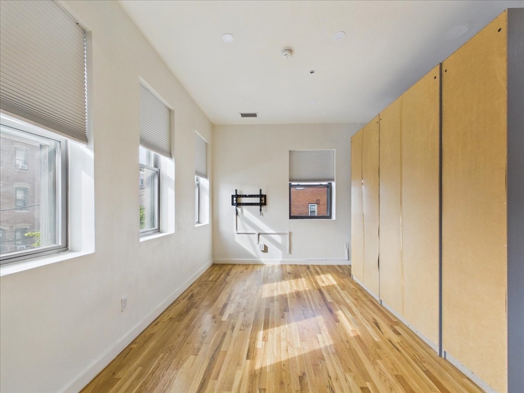 100 Pearl Street # 13
