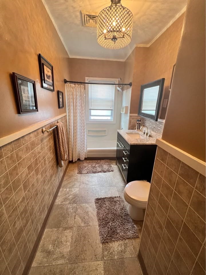 74 Weston St # 2