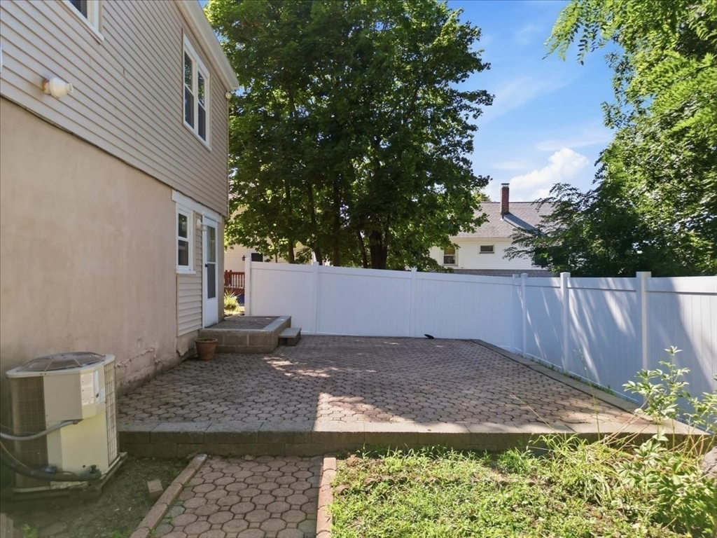 73 Lanark Rd