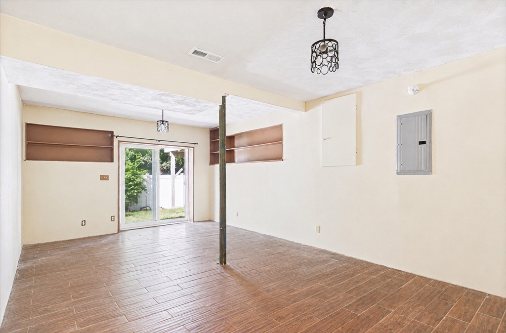 73 Lanark Rd