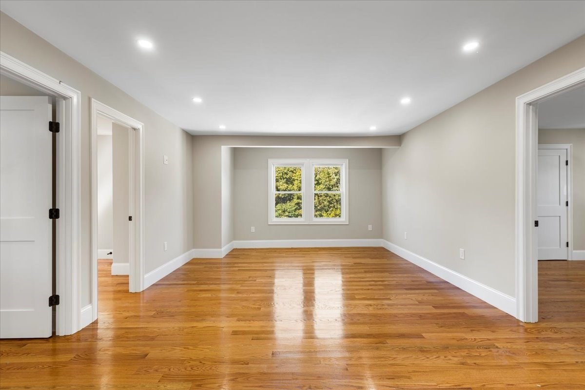 31 Woodale Ave # 3