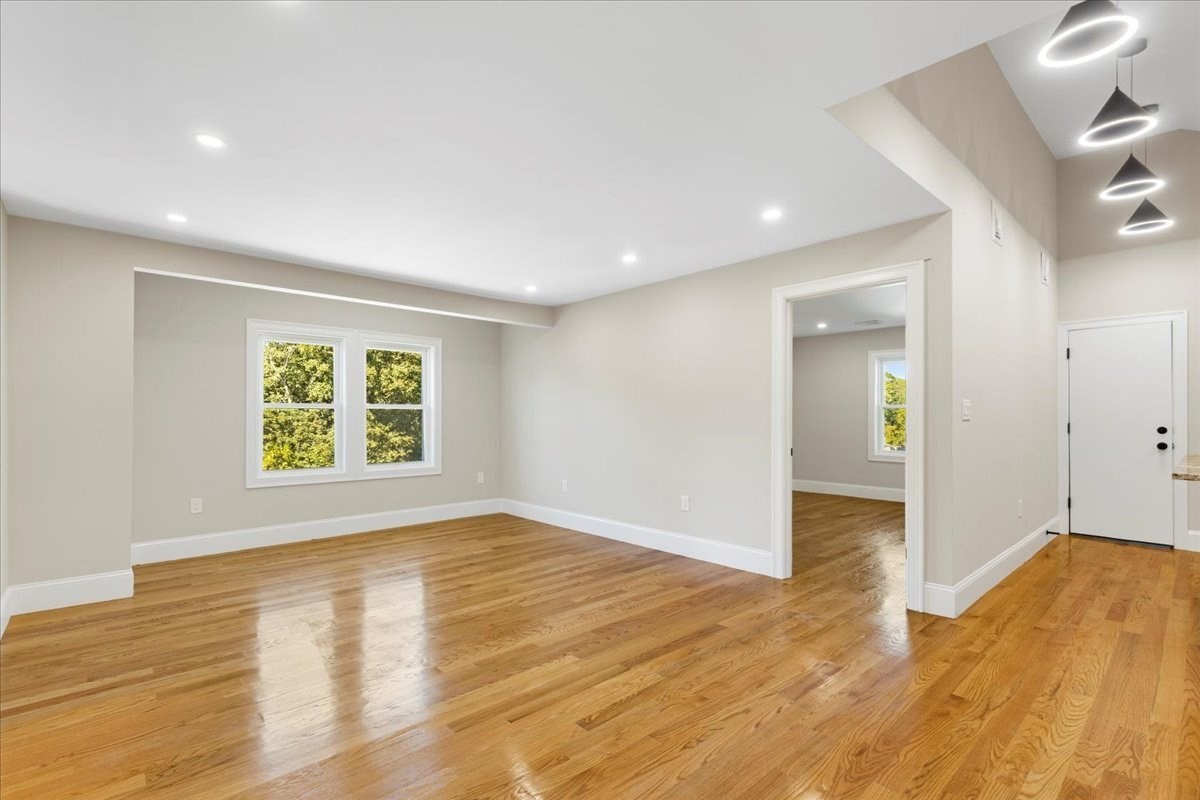 31 Woodale Ave # 3