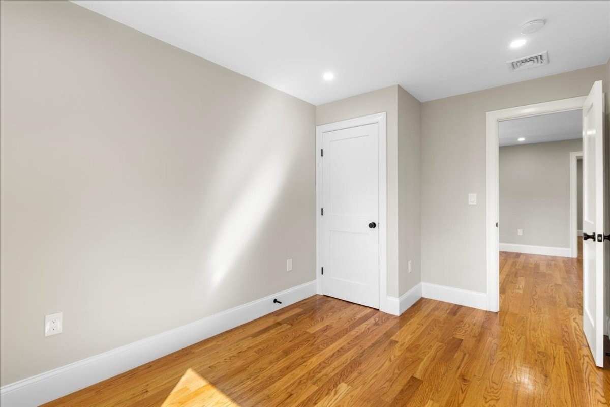 31 Woodale Ave # 3