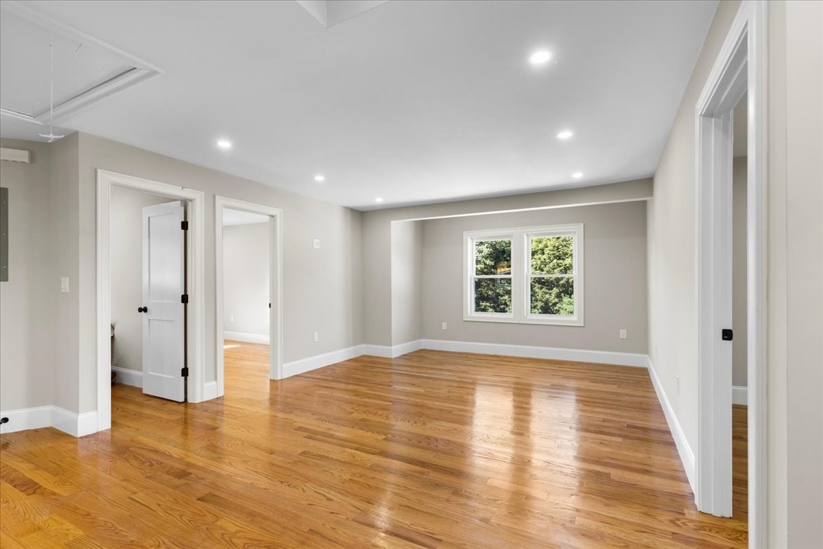 31 Woodale Ave # 3