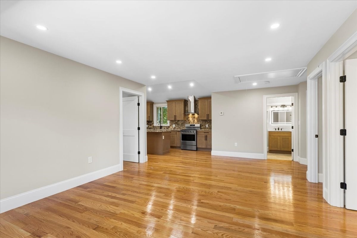 31 Woodale Ave # 3