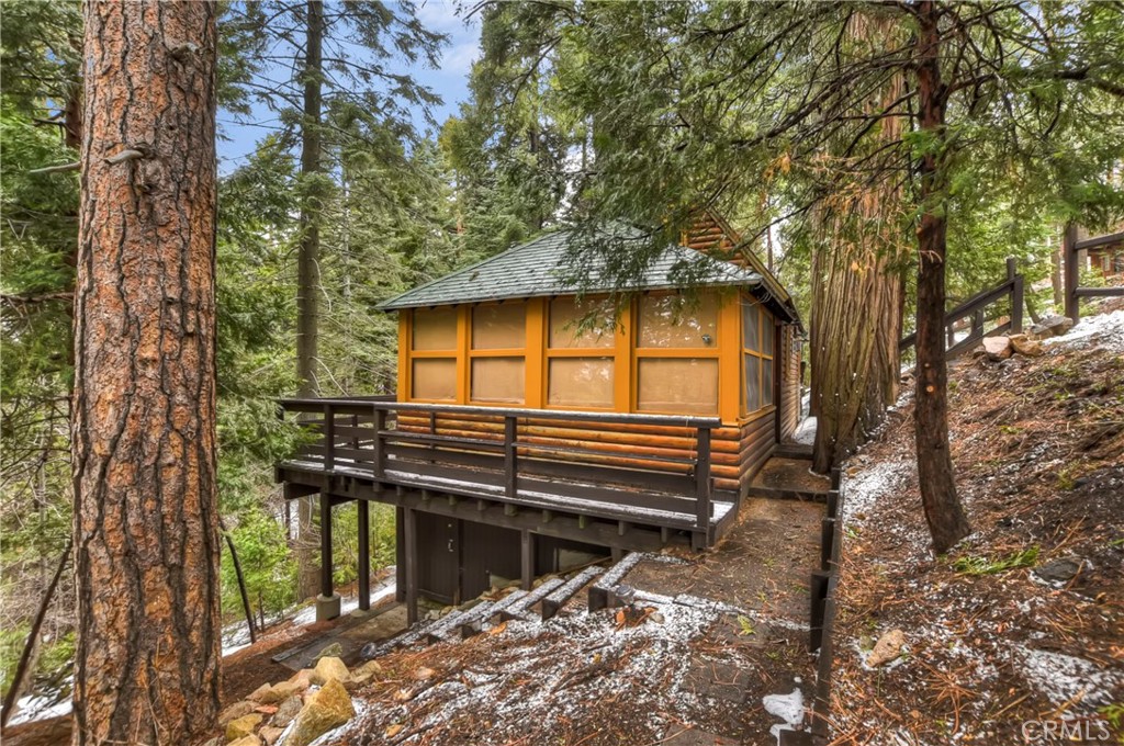 529 West Victoria Court