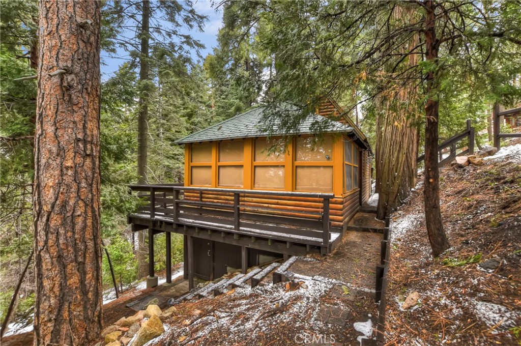 529 West Victoria Court