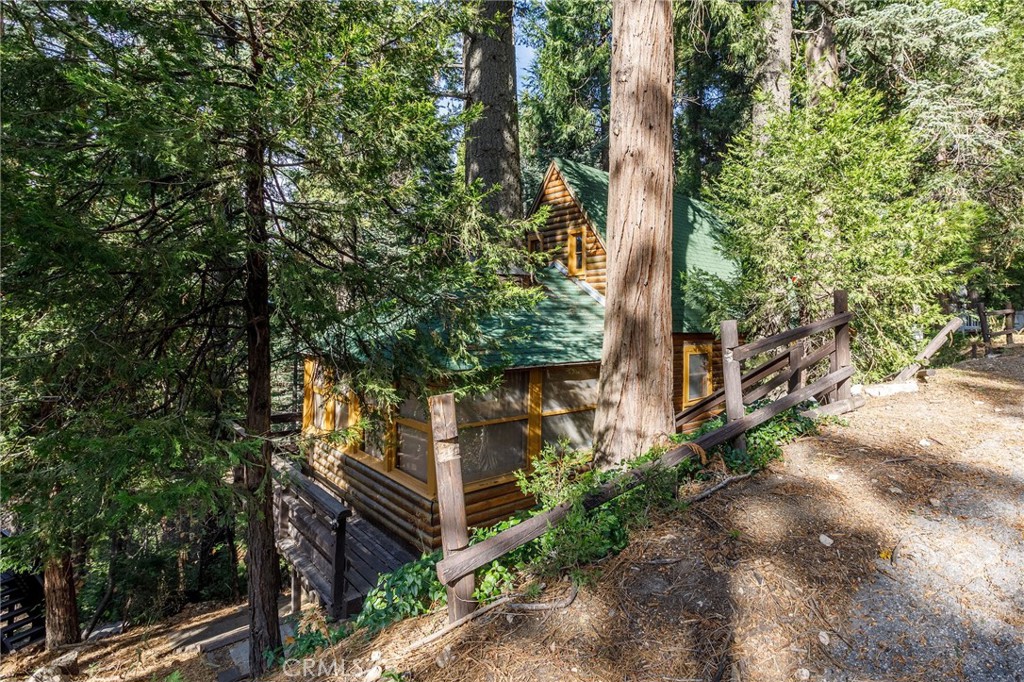 529 West Victoria Court