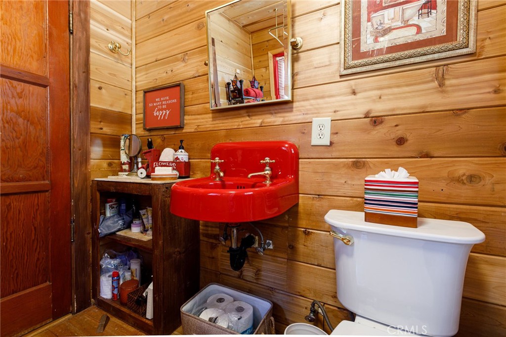 529 West Victoria Court