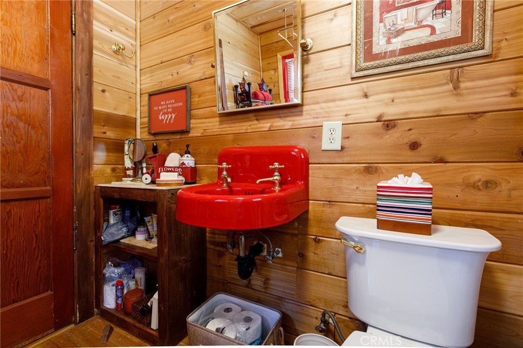 529 West Victoria Court