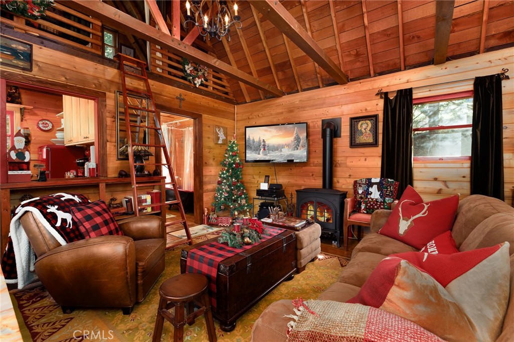 529 West Victoria Court