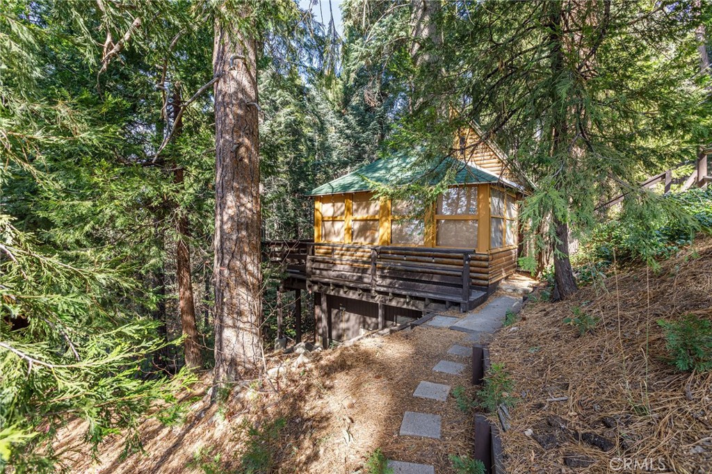 529 West Victoria Court