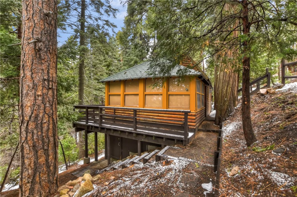 529 West Victoria Court