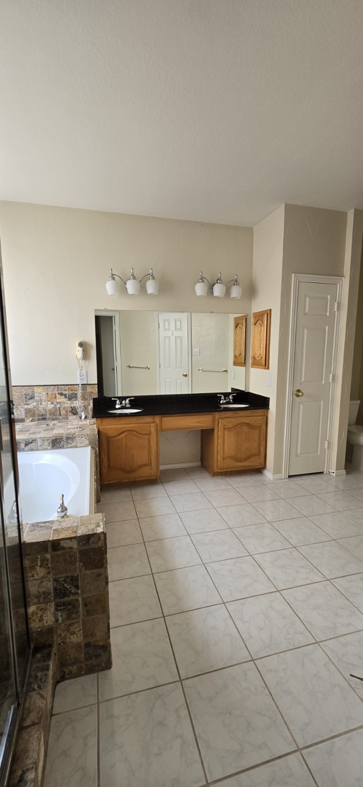 7713 Arcadia Trail