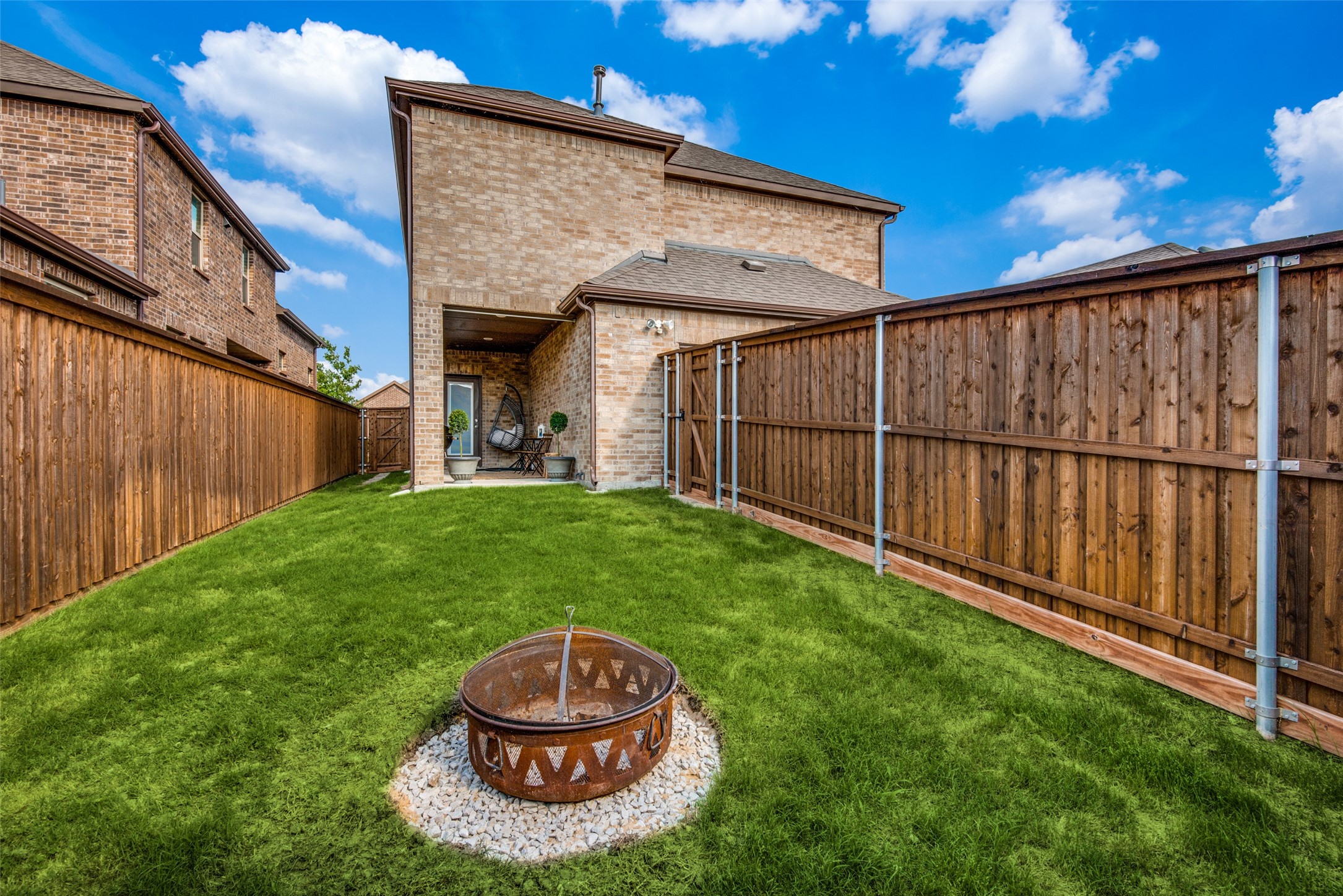 2152 Miramar Drive