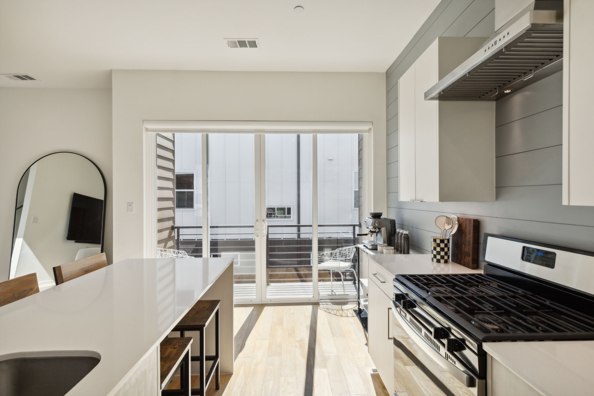 1514 washington Avenue 102