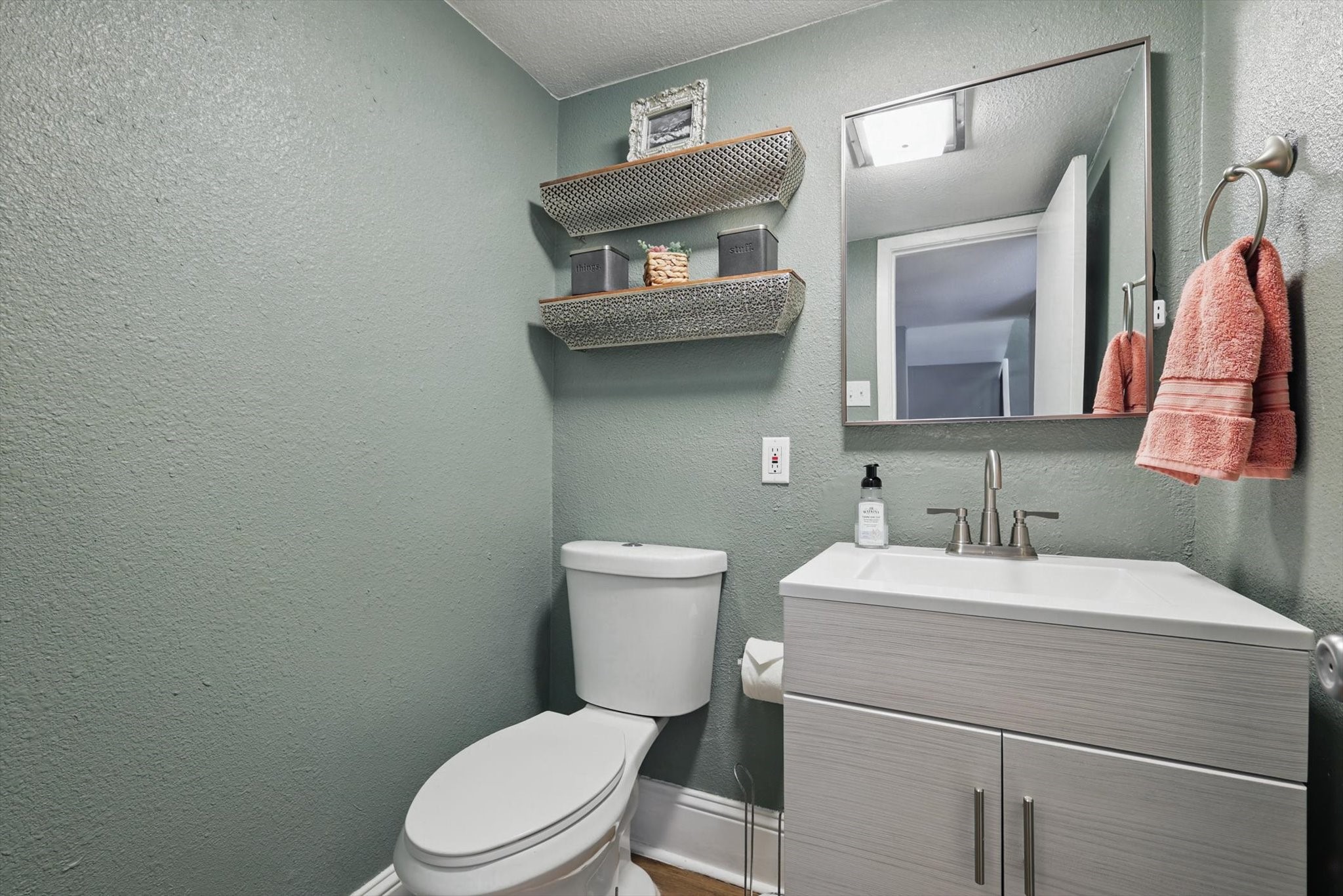 3102 Pin Oak Court