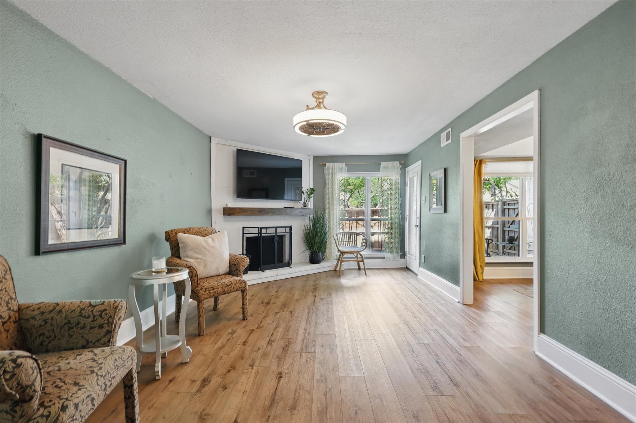 3102 Pin Oak Court