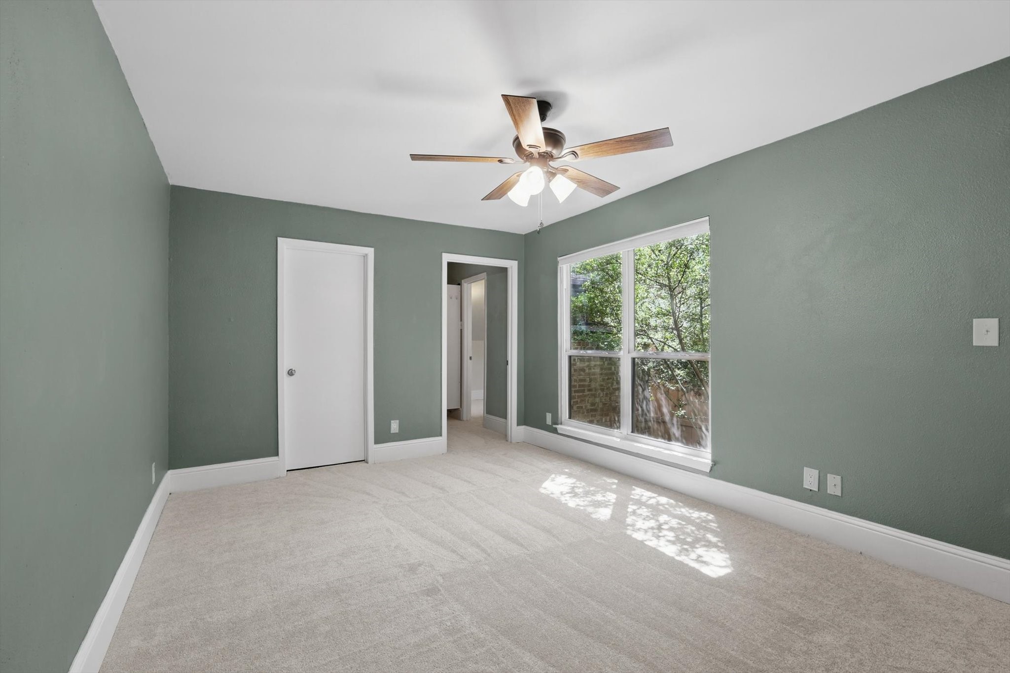 3102 Pin Oak Court