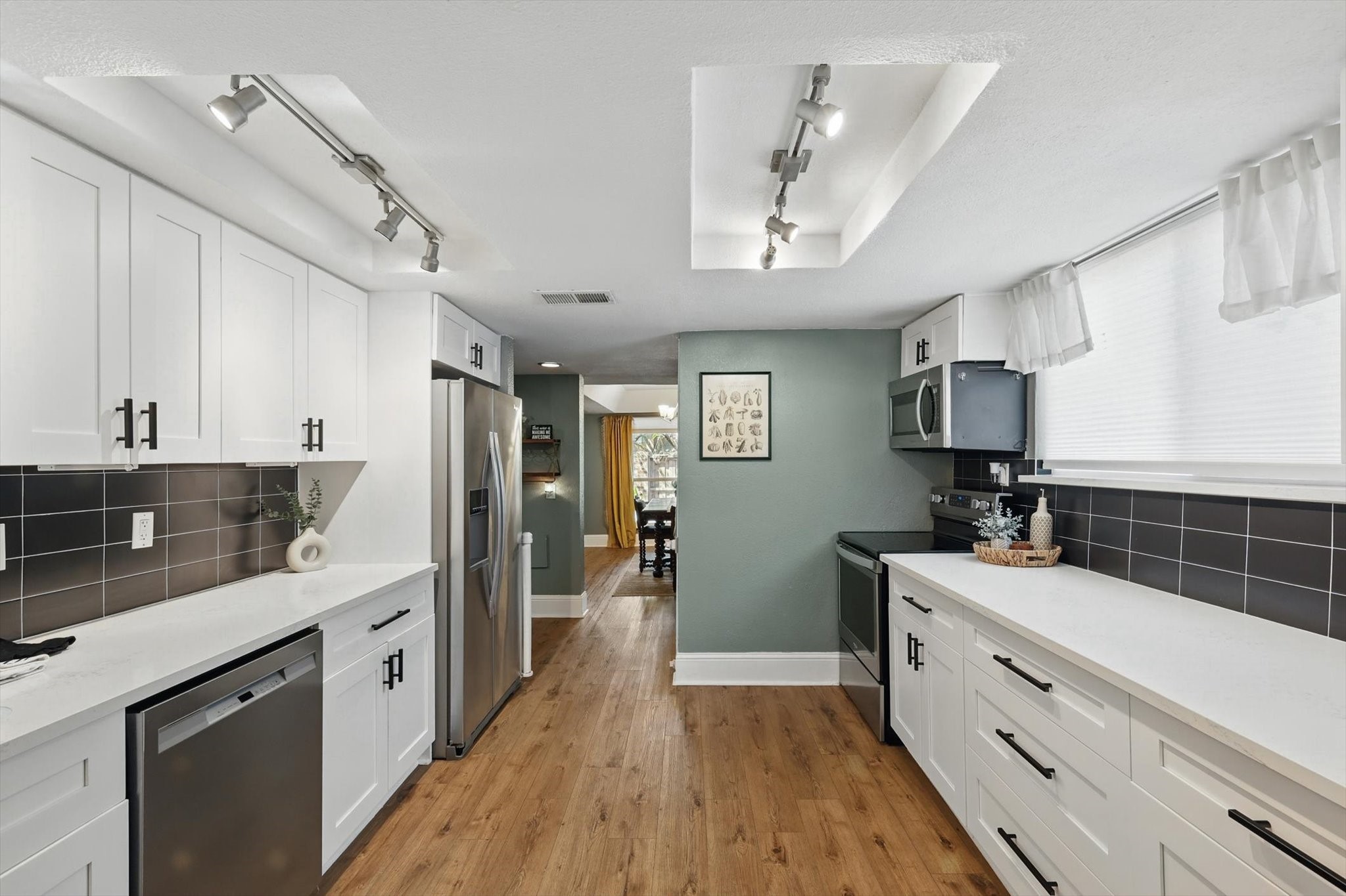 3102 Pin Oak Court