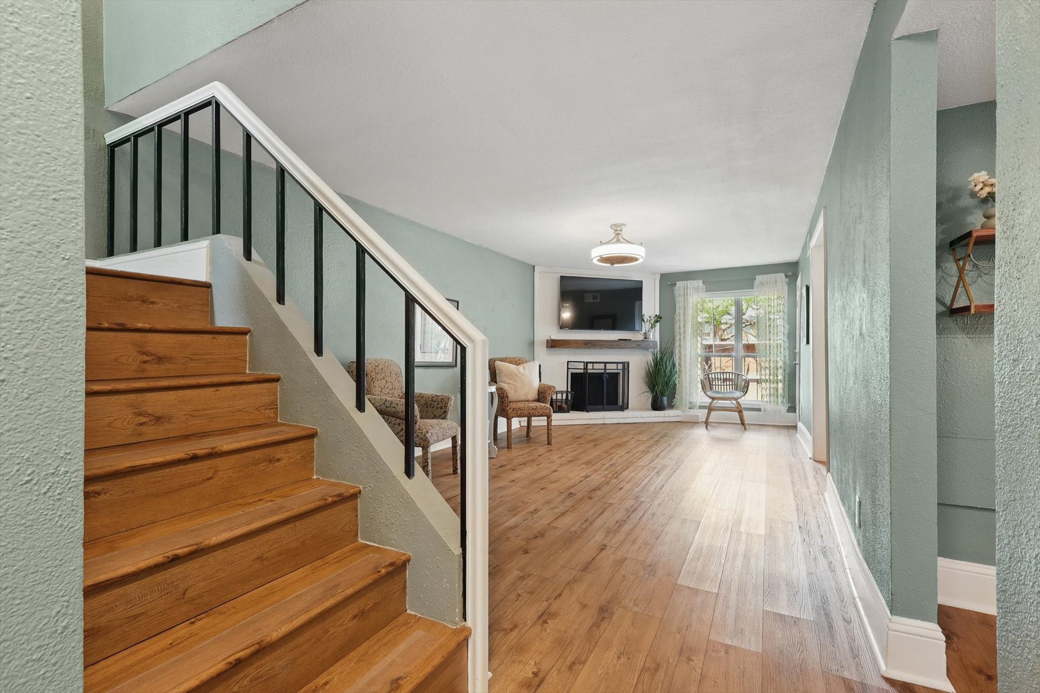 3102 Pin Oak Court