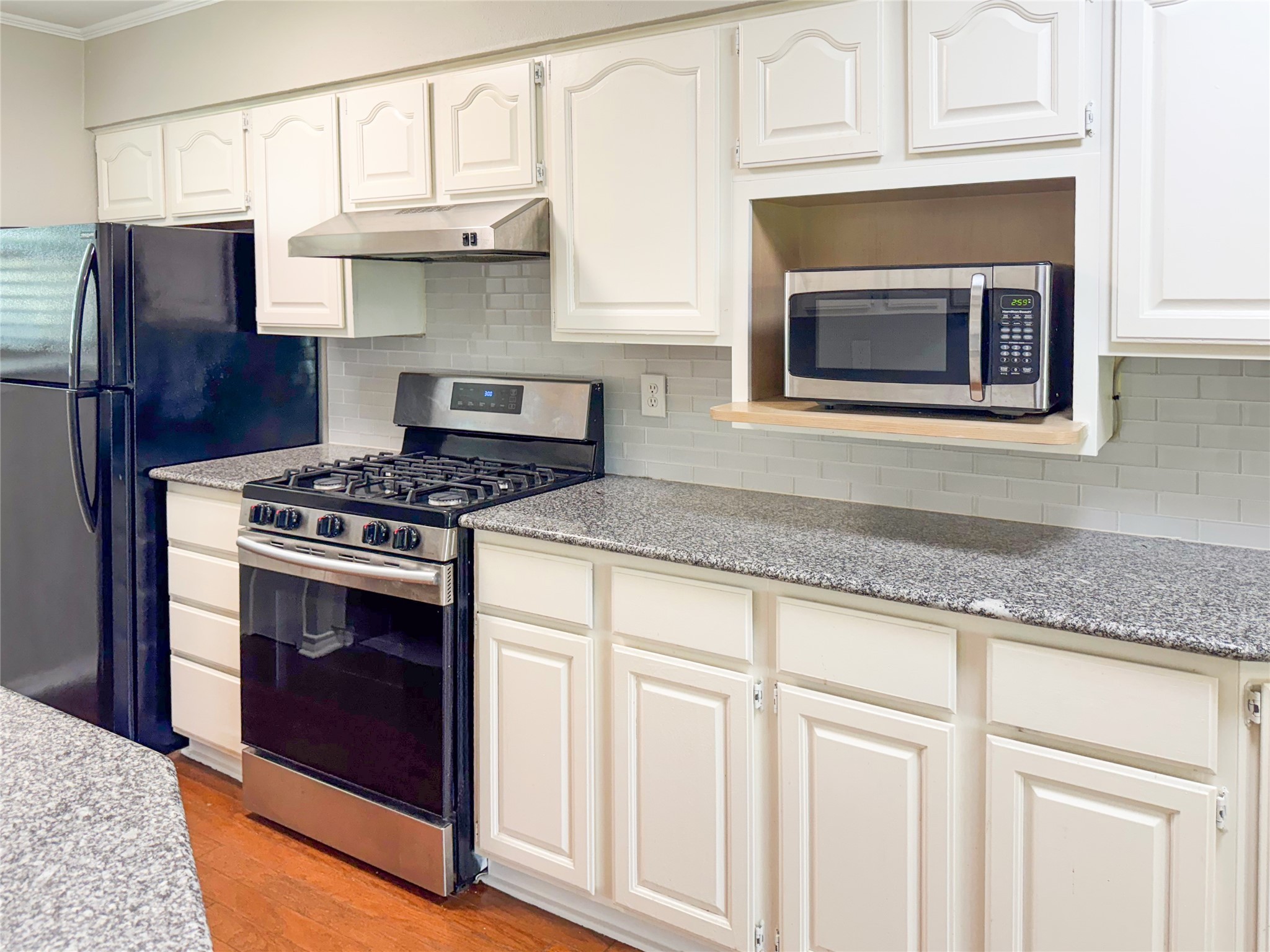 913 Shorehaven Drive