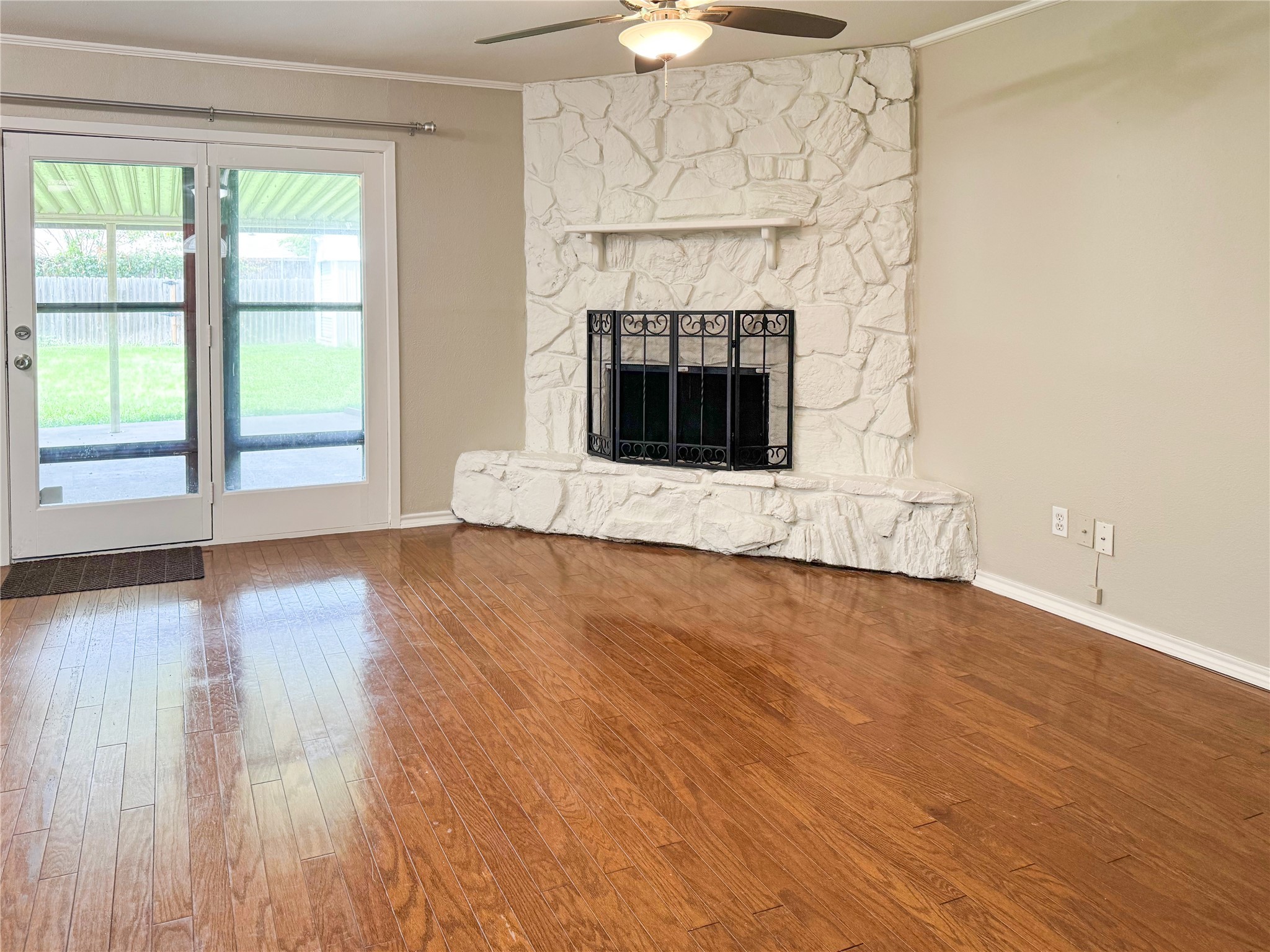 913 Shorehaven Drive