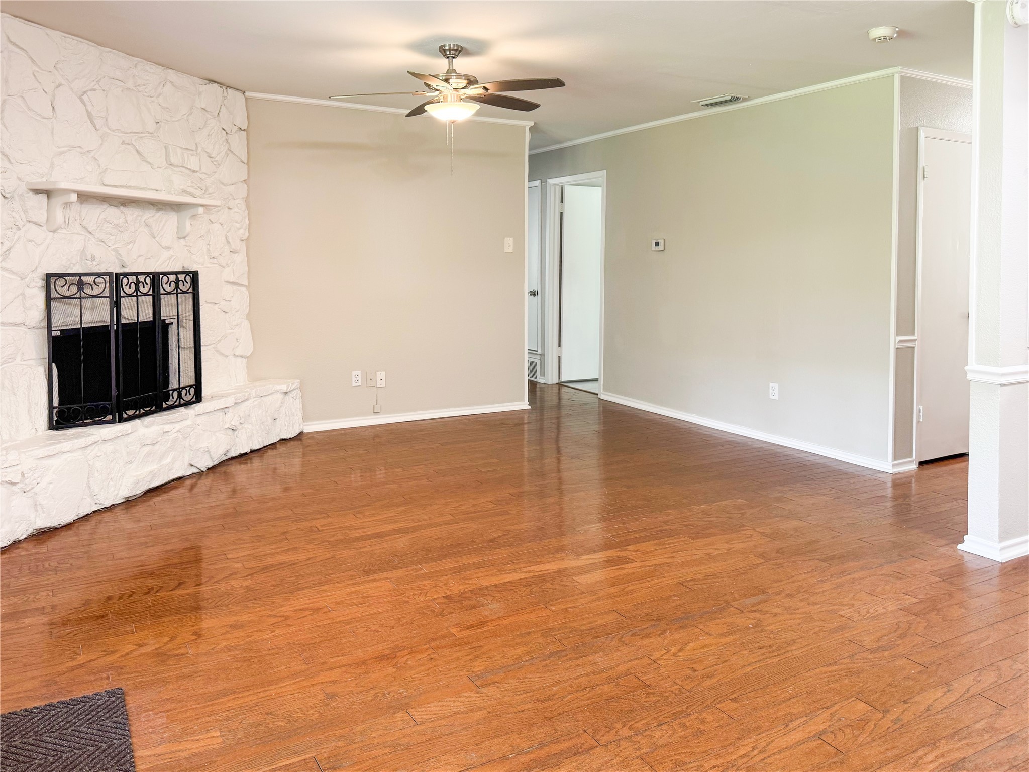 913 Shorehaven Drive