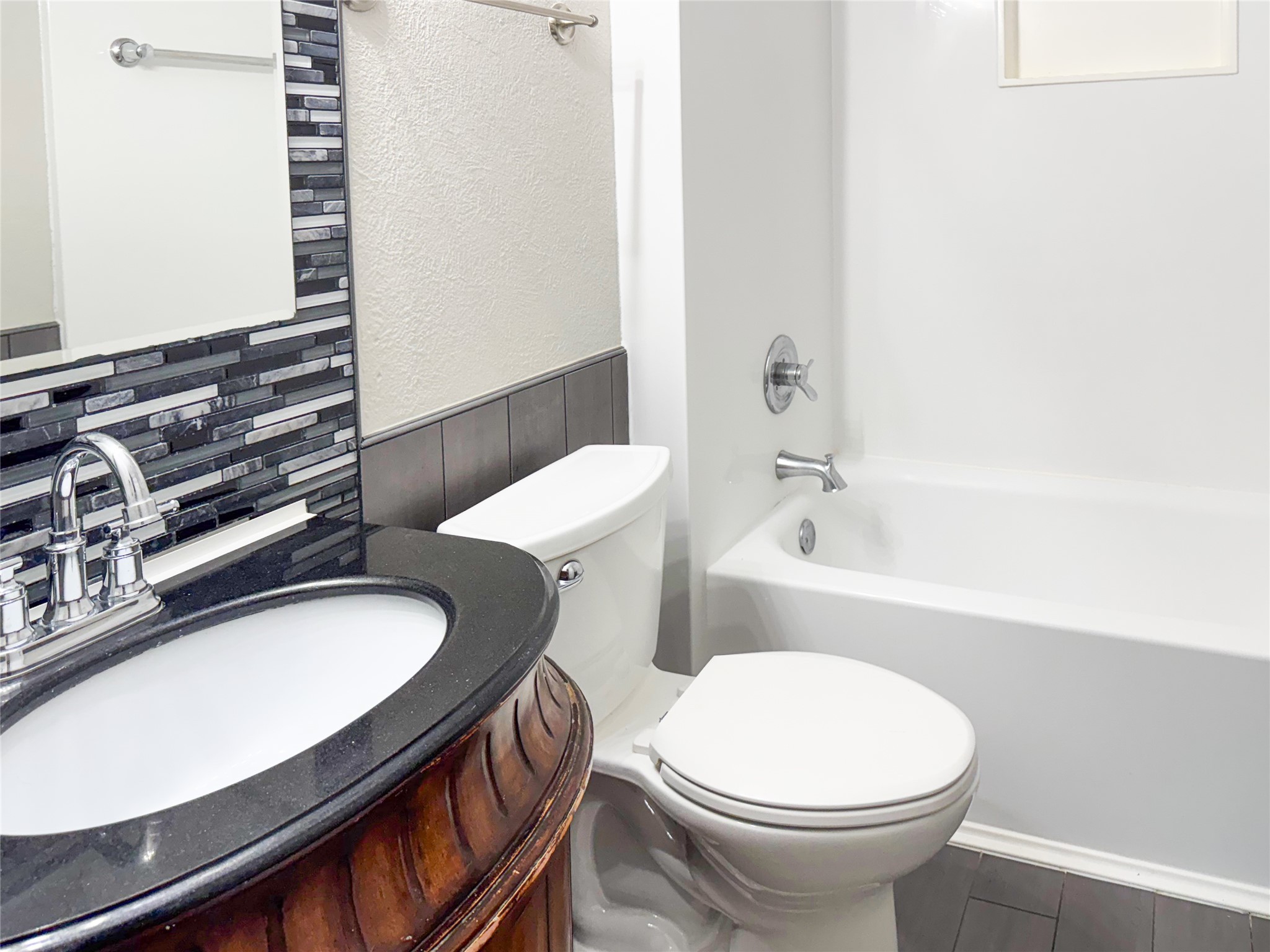 913 Shorehaven Drive