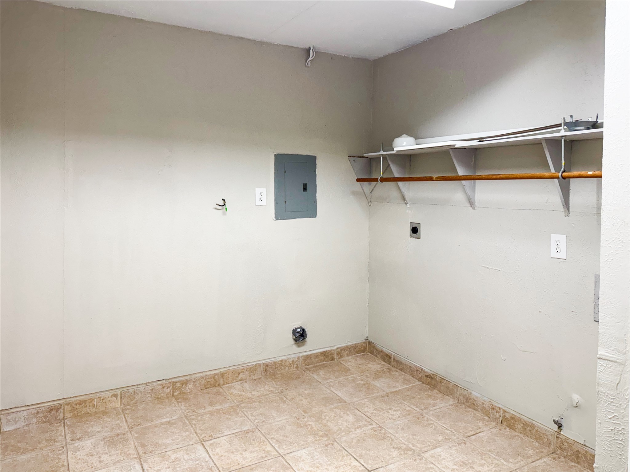 913 Shorehaven Drive