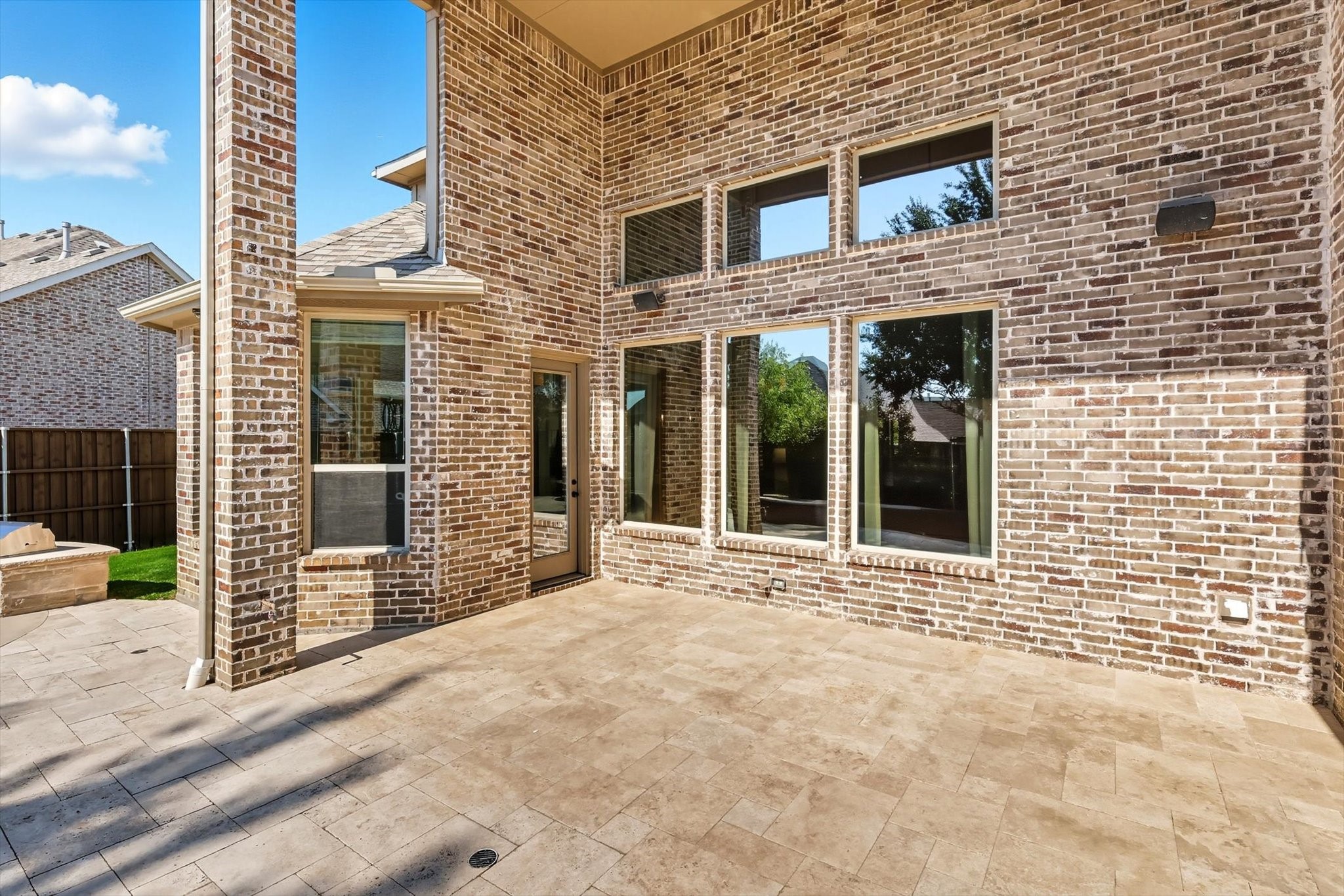 4676 Maverick Way