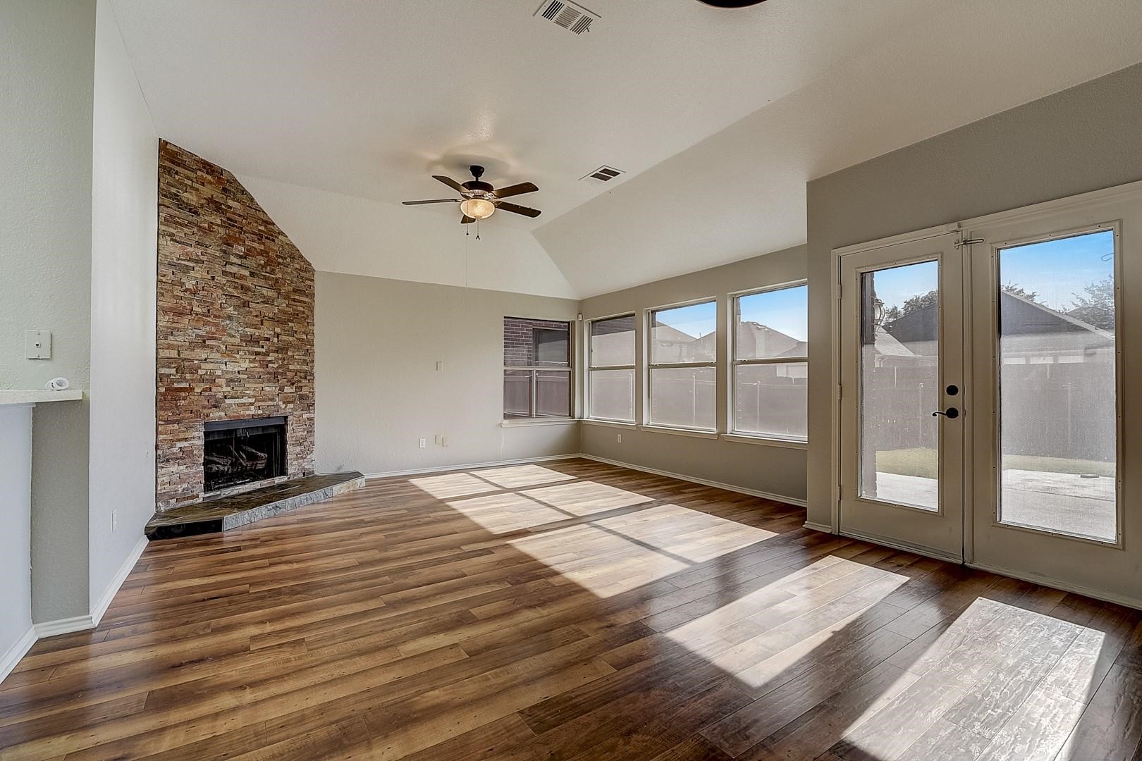 5521 Green Hollow Lane