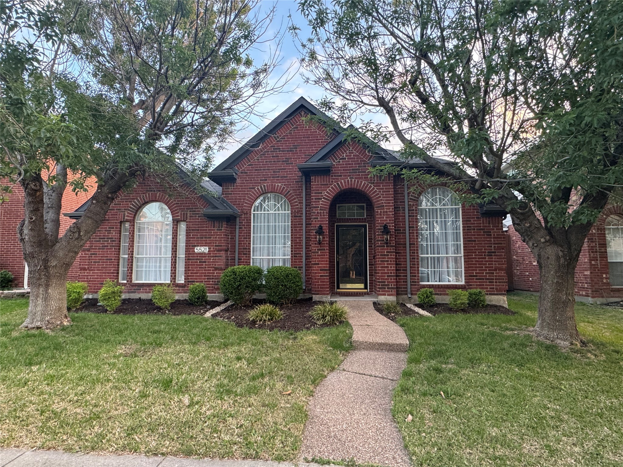 5521 Green Hollow Lane