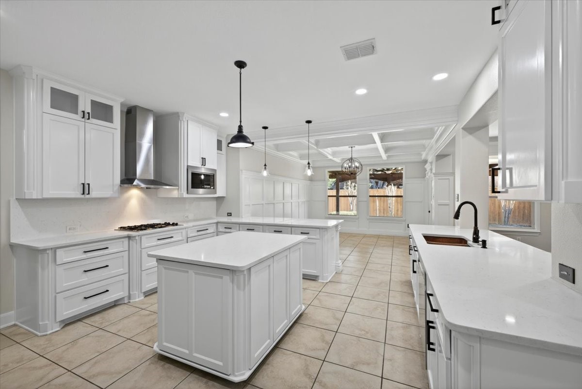 14668 Blakehill Drive