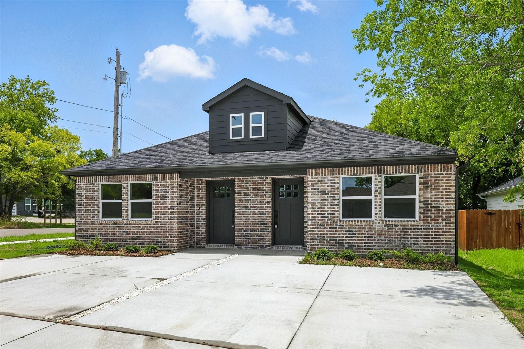 3206 Sayle Street 101 & 102