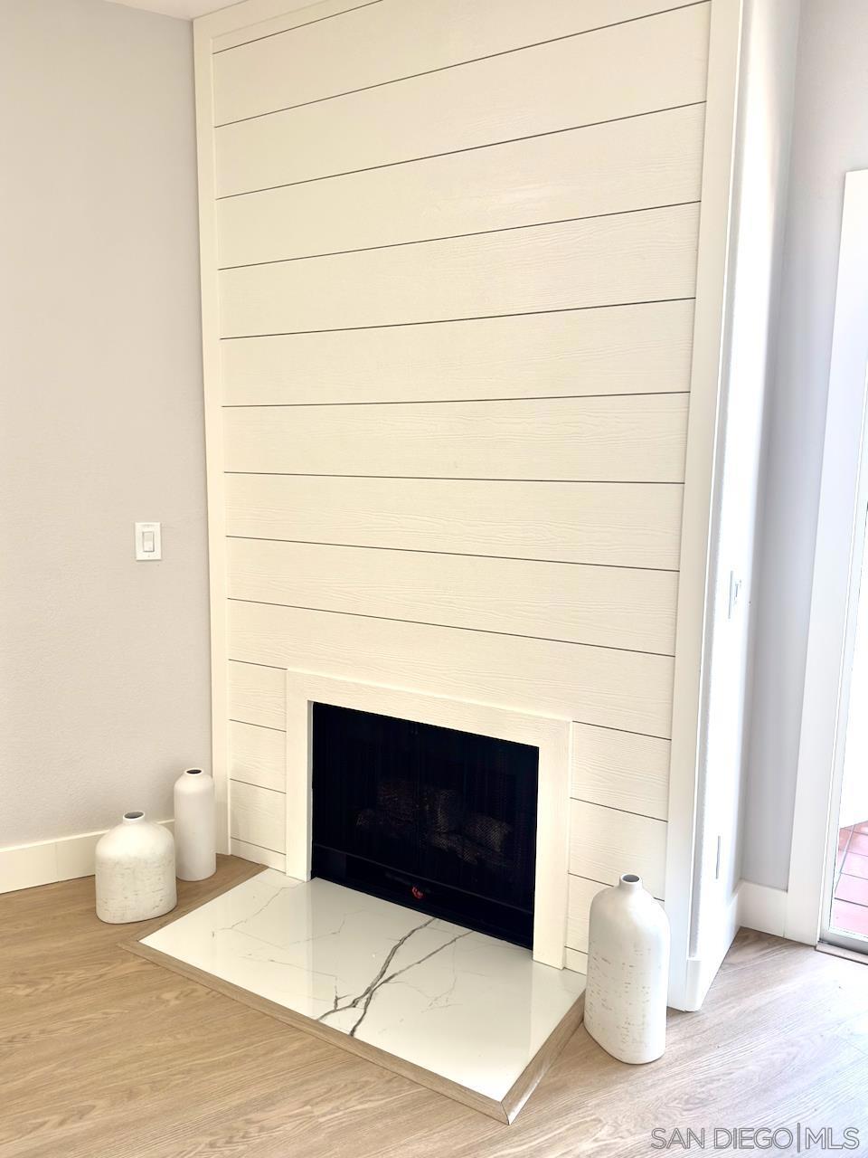 200 Pacific Coast Hwy 323 323