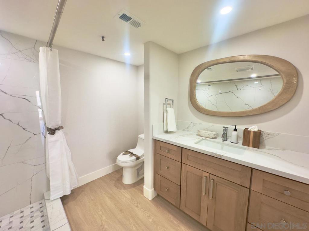 200 Pacific Coast Hwy 323 323